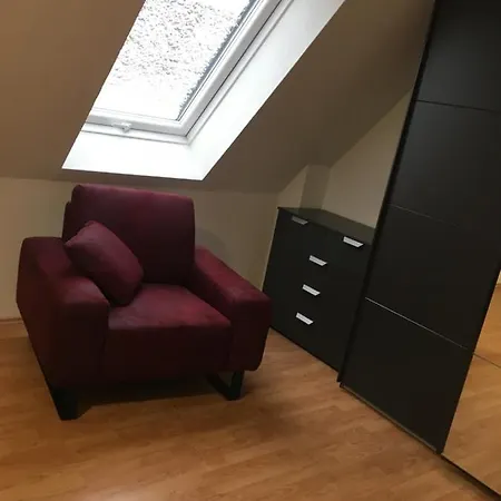 Sonnige Mit Balkon 公寓 *