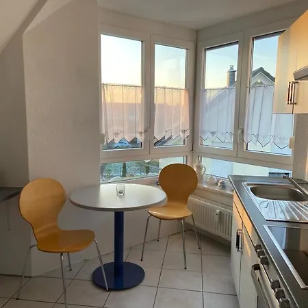 Sonnige Mit Balkon 公寓