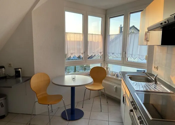 Sonnige Mit Balkon Apartamento